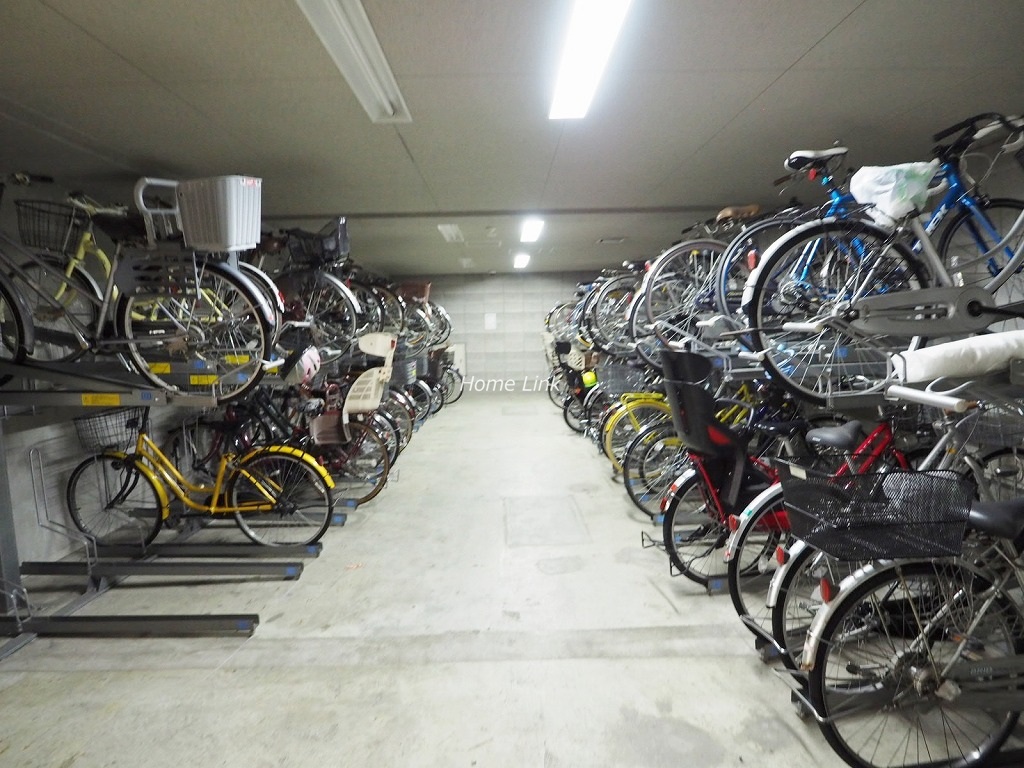 ライオンズ板橋氷川町レジデンス　駐輪場